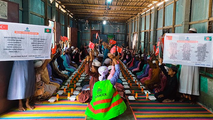 Bangladeş İftar Sofrası